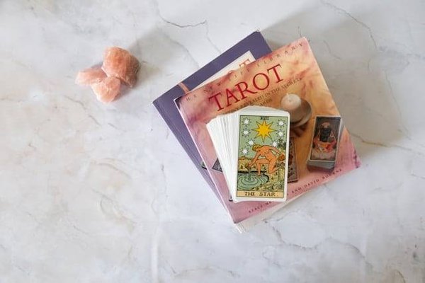 Découvrez Votre Avenir avec Notre Tirage de Tarot Numérologie Gratuit