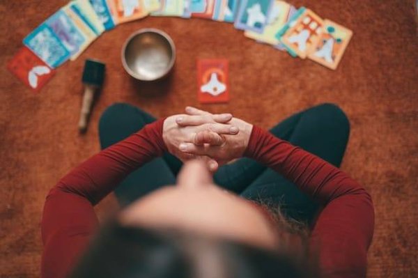 Découverte spirituelle : comment le jeu de tarot peut éclairer votre chemin de vie