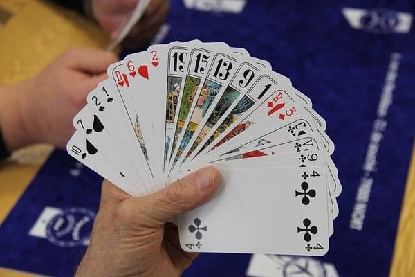Comment le tarot divinatoire peut-il influencer votre carrière professionnelle ?